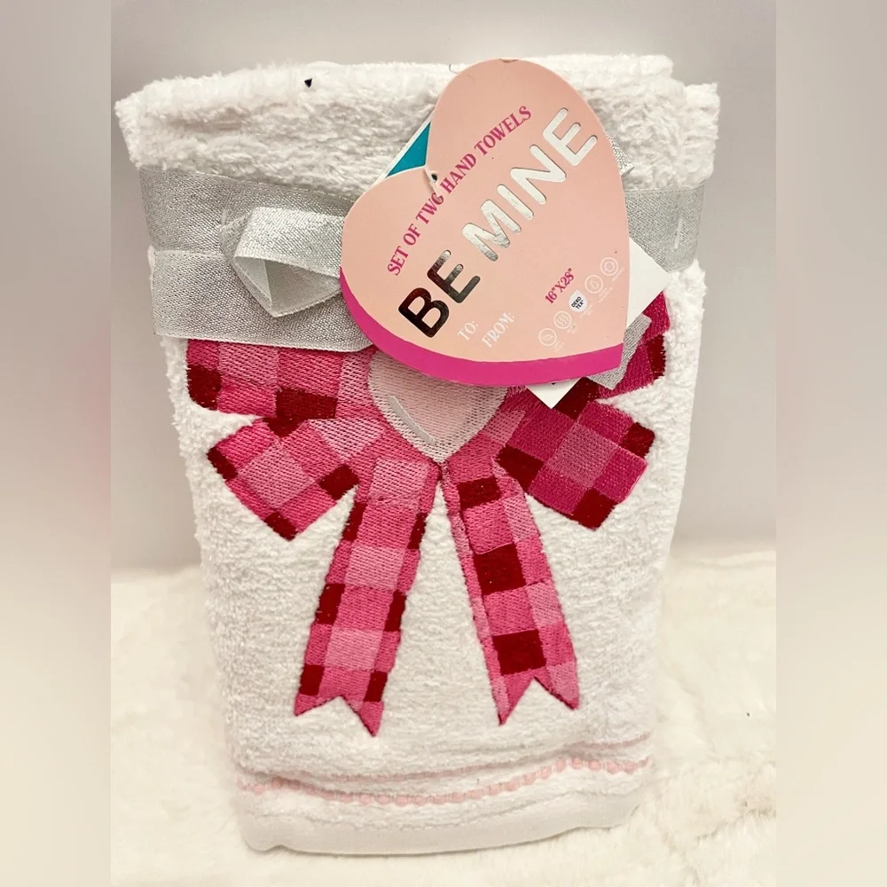 BE MINE Set of 2 Hand Towels VALENTINES Coquette Bow Pink Heart NWT‎
